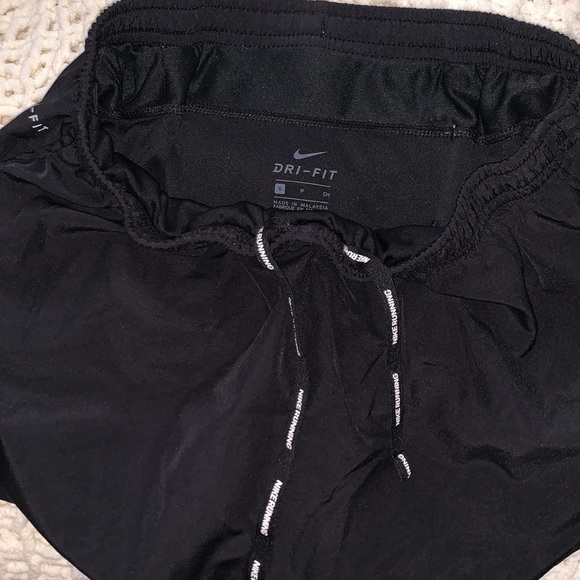 Nike Running Shorts - Picture 3 of 4